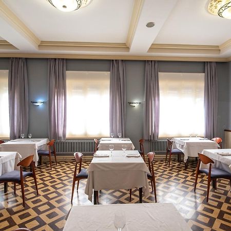 罗伯特酒店 La Pobla de Claramunt 外观 照片