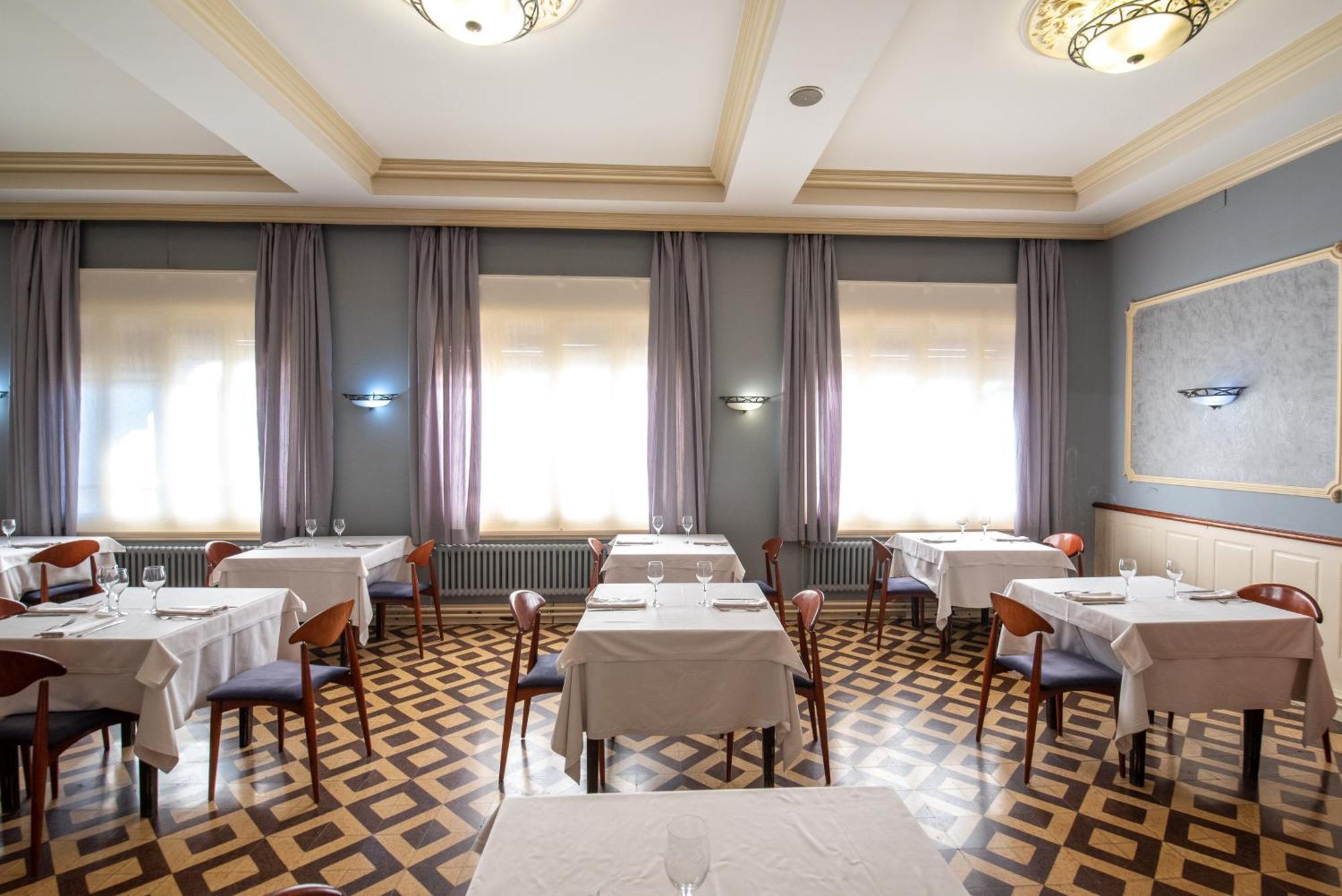罗伯特酒店 La Pobla de Claramunt 外观 照片