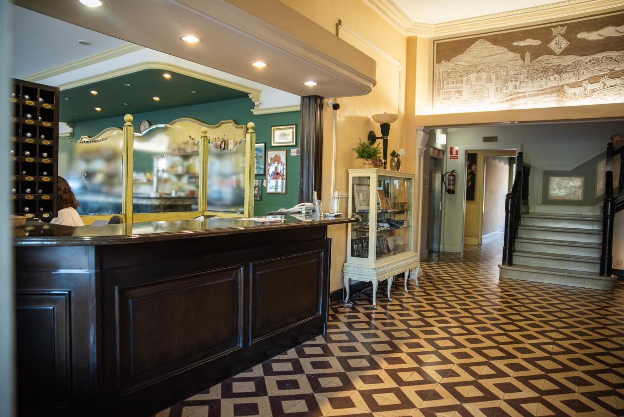 罗伯特酒店 La Pobla de Claramunt 外观 照片